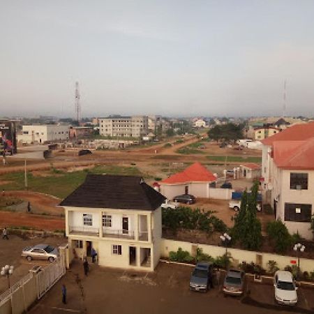 Room In Bb - Immaculate Royal International Hotel Owerri Exterior photo
