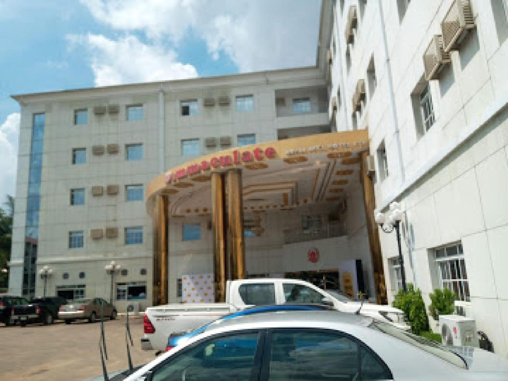 Room In Bb - Immaculate Royal International Hotel Owerri Exterior photo