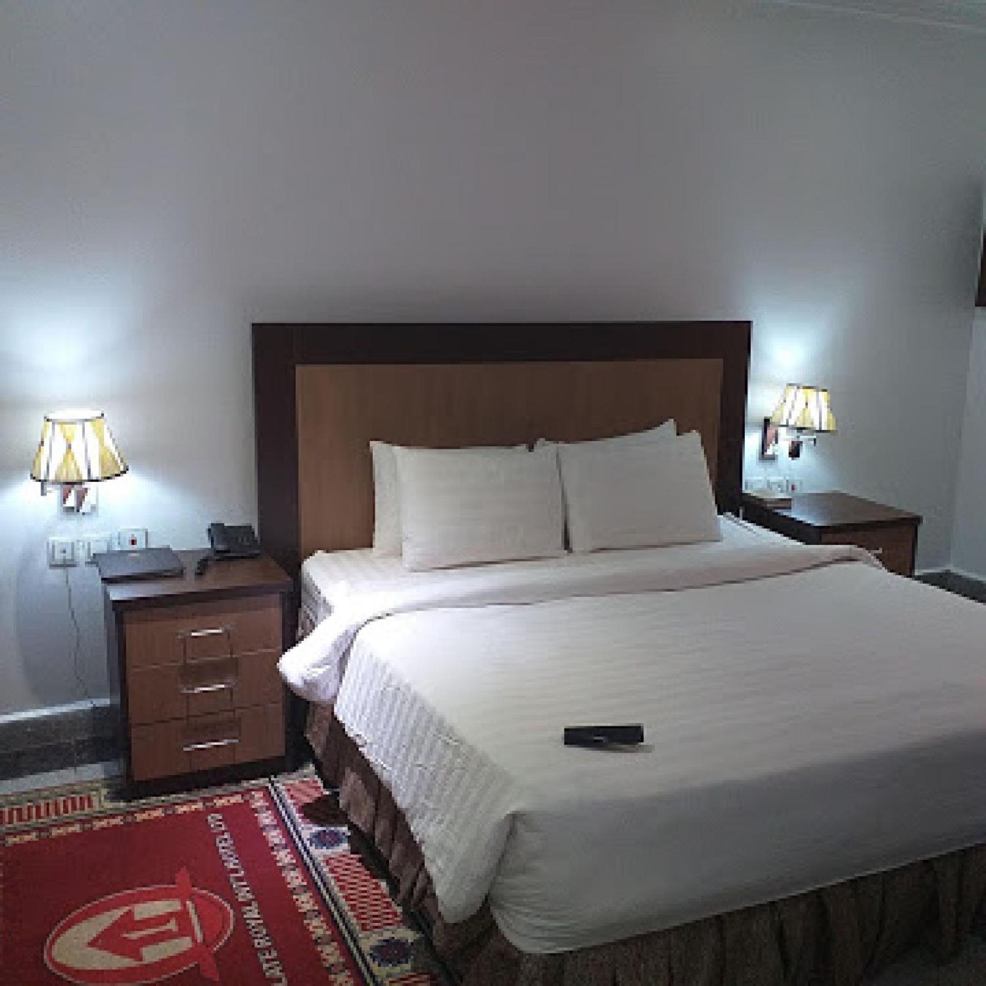 Room In Bb - Immaculate Royal International Hotel Owerri Exterior photo