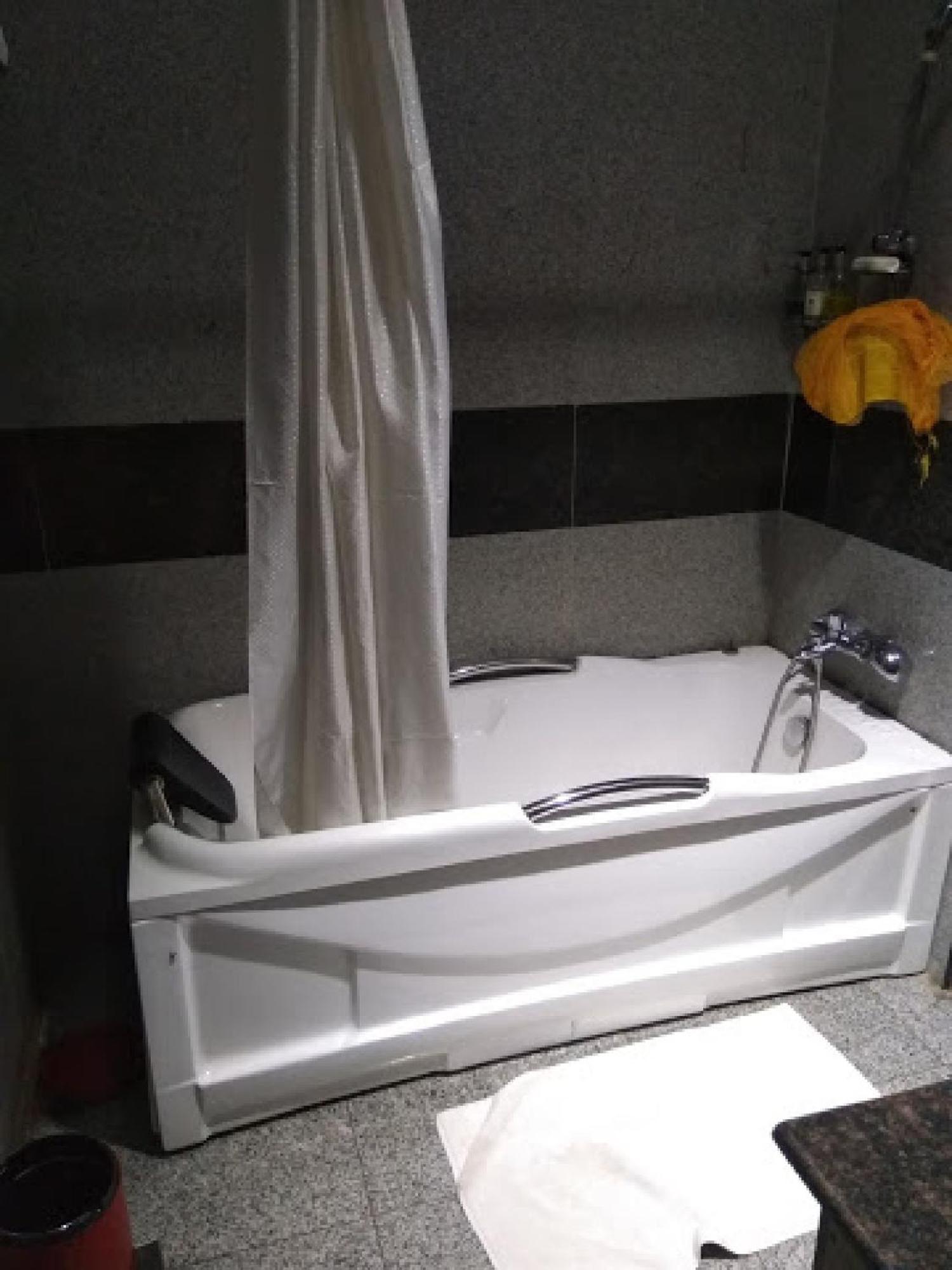 Room In Bb - Immaculate Royal International Hotel Owerri Exterior photo