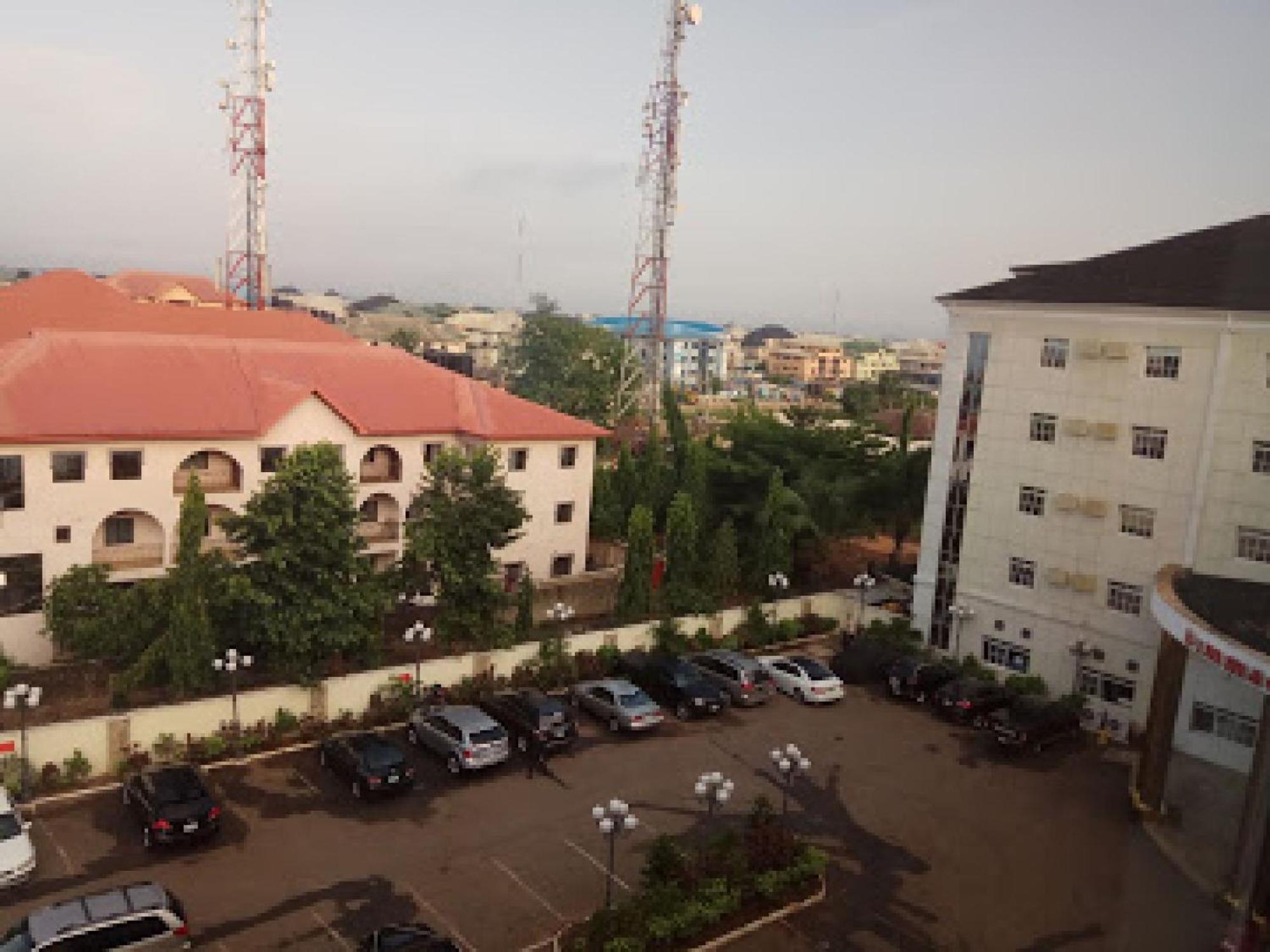 Room In Bb - Immaculate Royal International Hotel Owerri Exterior photo