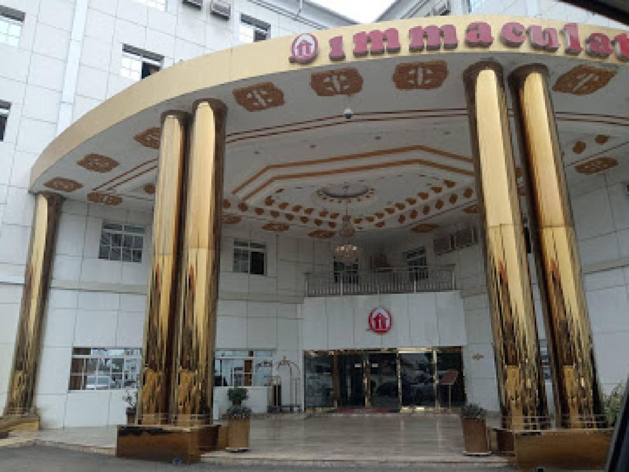 Room In Bb - Immaculate Royal International Hotel Owerri Exterior photo