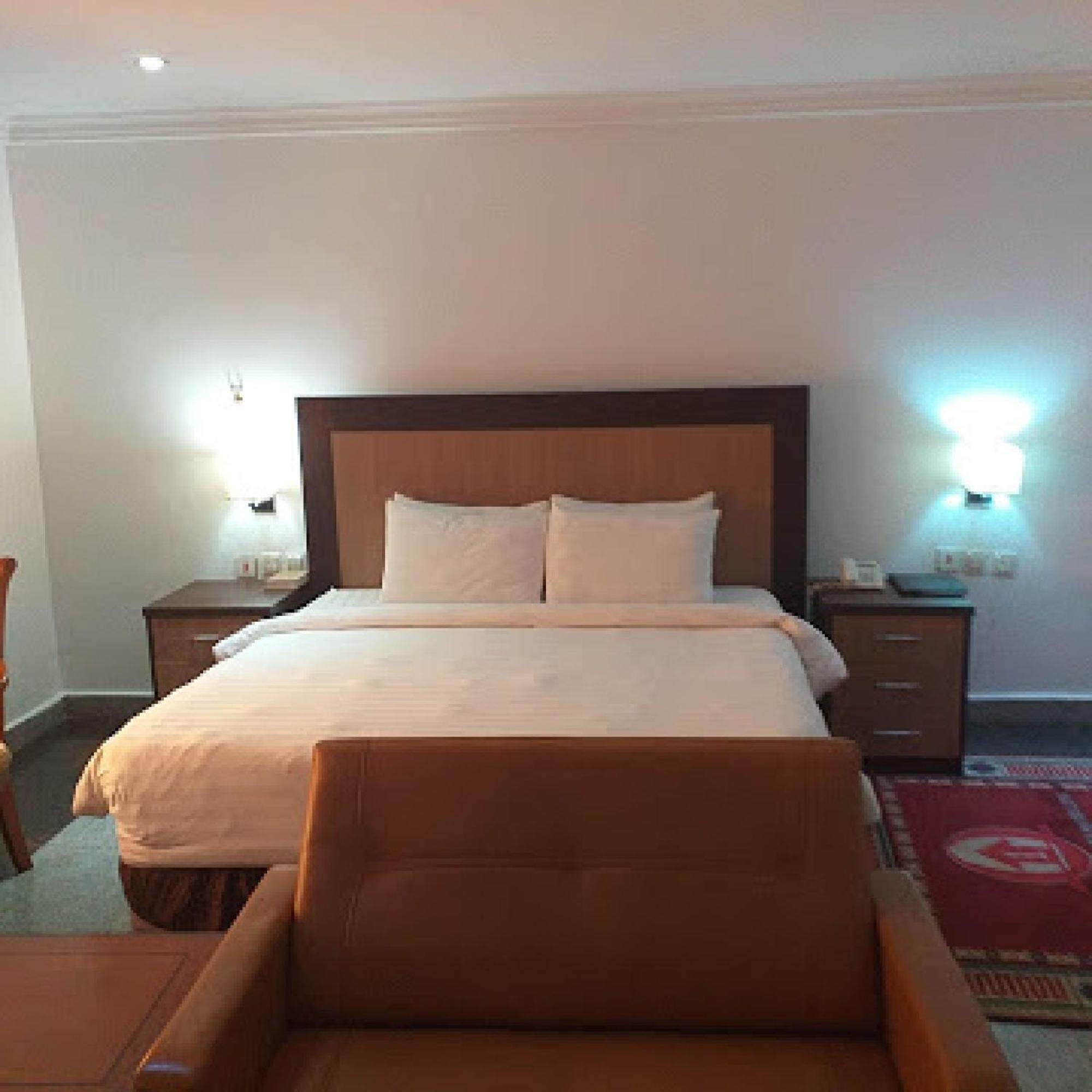 Room In Bb - Immaculate Royal International Hotel Owerri Exterior photo